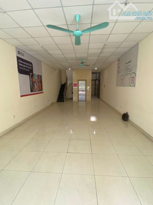 Cho thuê nhà mặt phố Nguyễn Khang 70m2 x6T giá 35tr/th - 1