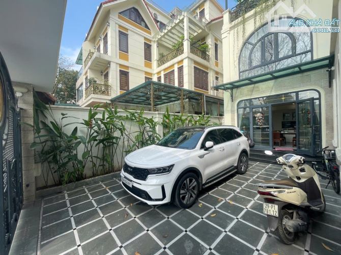 Cho thuê LK KĐT Thành Phố Giao Lưu - Phạm Văn Đồng 120m2 5 tầng 1 tum 1 hầm. Thông sàn. - 1