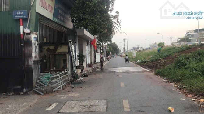 BÁN BIỆT THỰ MẶT PHỐ NGỌC THỤY LONG BIÊN 75 TỶ DT800M2 MT 18M 4 TẦNG LÔ GÓC Ô TÔ TRÁNH KIN - 1