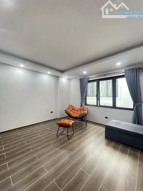 Bán nhà đẹp ở ngay Văn Cao Ba Đình. DT41m 3 tầng, MT5m3 Giá 6.7 tỷ - 2