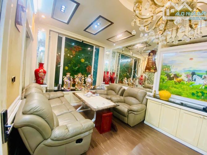 BÁN ĐẤT TẶNG NHÀ 5T TẠI ĐƯỜNG HOÀNG QUỐC VIỆT, DT 83M2 x 5T, MT 7,7M, GIÁ 17,5 TỶ. - 2