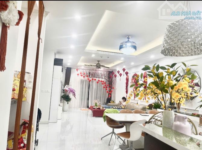 Bán nhà phân lô Phạm Văn Đồng, lô góc 3 thoáng, ô tô đỗ cửa, dt 65M x 7T thang máy. - 2