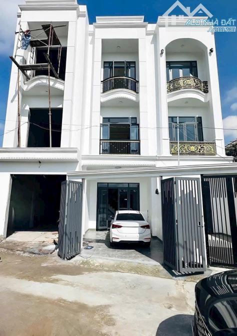 Nhà riêng 3 tầng ở đường Nguyễn Văn Tỏ, phường Long Bình Tân, Biên Hòa, Đồng Nai - 2