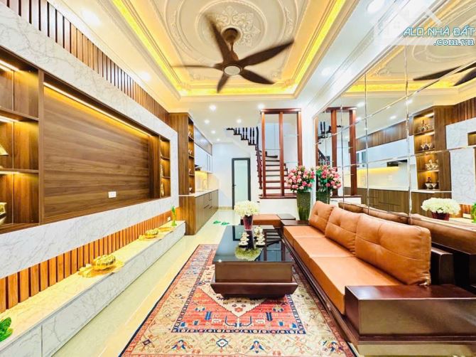 TRUNG TÂM CẦU GIẤY - NHÀ ĐẸP LONG LANH – TẶNG FULL NỘI THẤT – 35M2, 5 TẦNG, GIÁ TỐT - 2