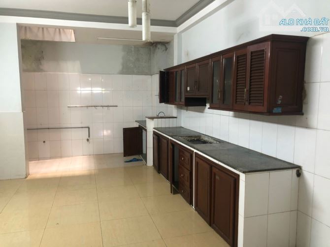 ✅ GIẢM GIÁ!!! 111C LÊ LÂM 4x19,5m - Đúc 3 Lầu cứng (5PN, 6WC) - giá [10,3 tỷ] - 2