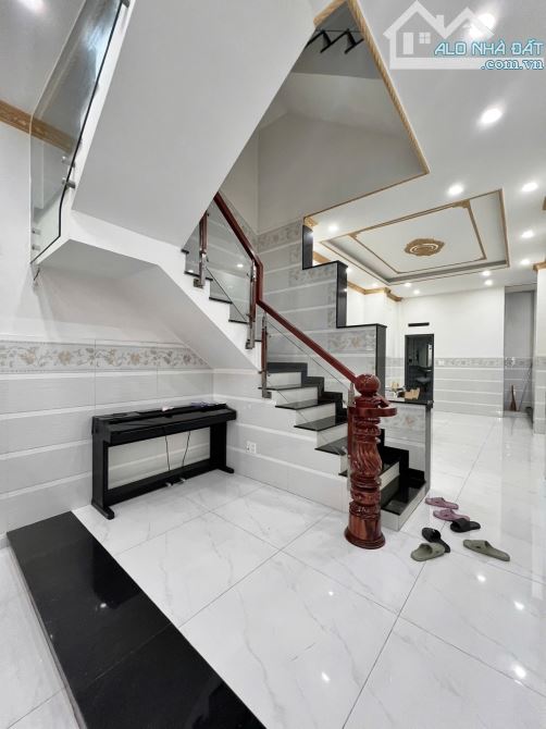 Nguyễn Nhữ Lãm, khu phố ăn Tân Phú HXH TRÁNH - NHÀ MỚI ĐẸP - (4.2x20) SỔ NỞ HẬU - 11.2 tỷ - 2