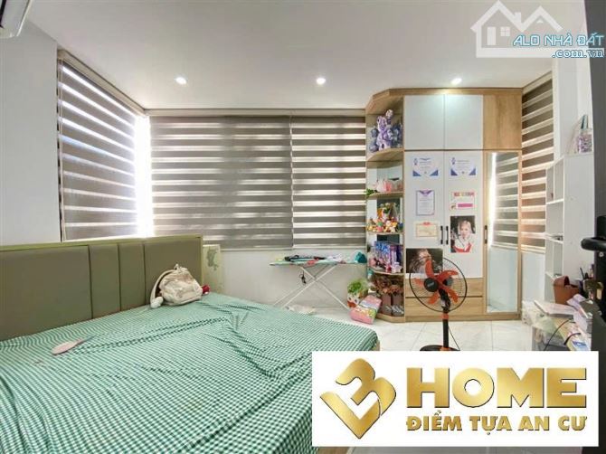 Cần cho thuê căn nhà đẹp tại mặt phố Hồ Sen - 2