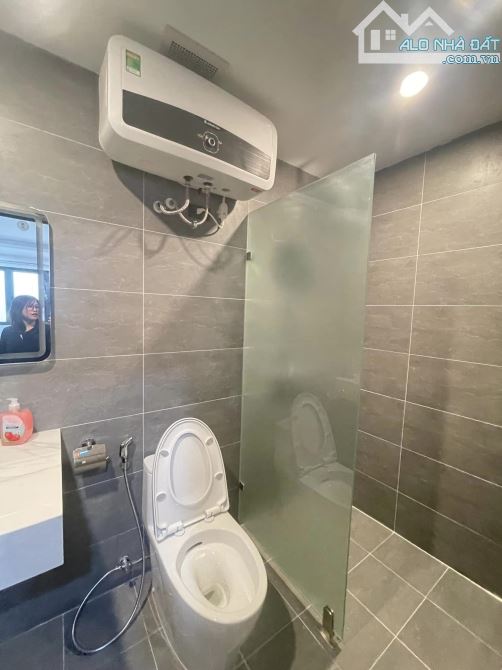 Bán nhà đẹp ở ngay Văn Cao Ba Đình. DT41m 3 tầng, MT5m3 Giá 6.7 tỷ - 3