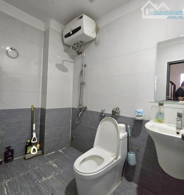 Bán nhà đệp ở ngay Ô tô tránh Phạm Văn Đồng Bắc Từ Liêm. DT31m 5 tầng 4 ngủ MT5m Giá 9 tỷ - 3