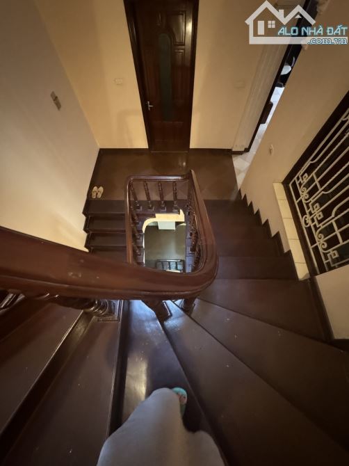Bán nhà dân xây Gia Thuỵ. 80m2. Mặt tiền 8m. Phân lô , 2 oto tránh dừng đỗ - 3