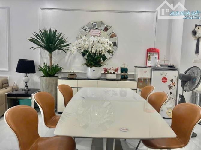 Bán nhà phân lô Phạm Văn Đồng, lô góc 3 thoáng, ô tô đỗ cửa, dt 65M x 7T thang máy. - 3