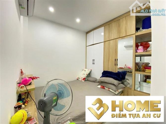 Cần cho thuê căn nhà đẹp tại mặt phố Hồ Sen - 3