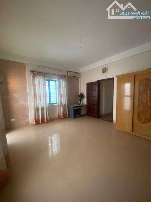 Bán 🏡  68 phú diễn,  bắc từ liêm. Ôtô  đỗ trong 🏡.  Mặt Tiền 5m. - 4