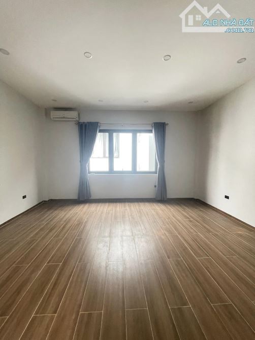 Bán nhà đẹp ở ngay Văn Cao Ba Đình. DT41m 3 tầng, MT5m3 Giá 6.7 tỷ - 5