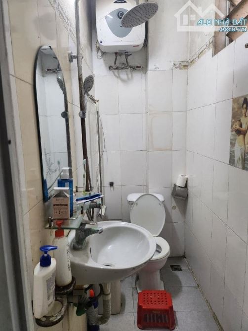 Bán nhà ở luôn Nam Dư Hoàng Mai. Sổ A4 30m, 5 tầng 4 ngủ, MT4m Giá 3.4 tỷ - 5