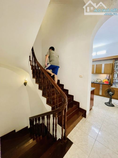 BÁN NHÀ BIỆT THỰ ĐẸP TẠI ĐƯỜNG VÕNG THỊ, GIÁ SỐC CHỈ 45 TỶ, 150M2, 6PN, 7WC - 5