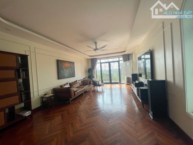 Cho thuê LK KĐT Thành Phố Giao Lưu - Phạm Văn Đồng 120m2 5 tầng 1 tum 1 hầm. Thông sàn. - 5