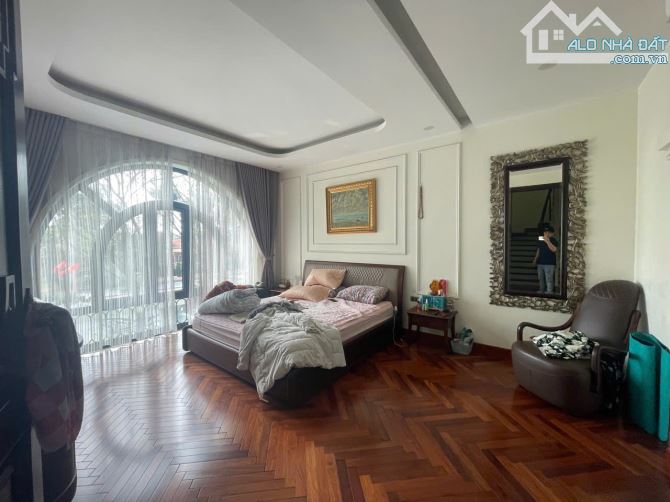 Cho thuê LK KĐT Thành Phố Giao Lưu - Phạm Văn Đồng 120m2 5 tầng 1 tum 1 hầm. Thông sàn. - 6