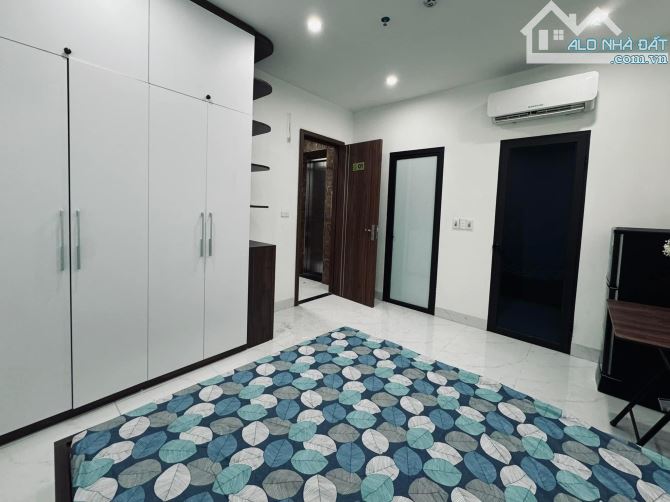 NHÀ TÔI CẦN BÁN CCMNI . Do không quản lí được. 70m2 . Mặt tiền rộng . Nhà ngõ oto tránh - 6