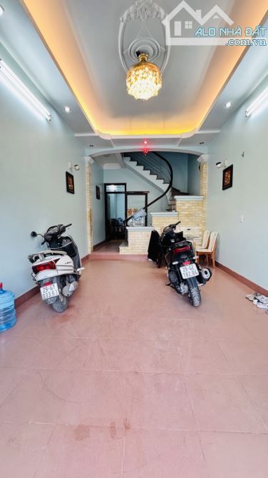 Mặt phố Đông Ngạc 50m2 5 Tầng 10.5 Tỷ - 6