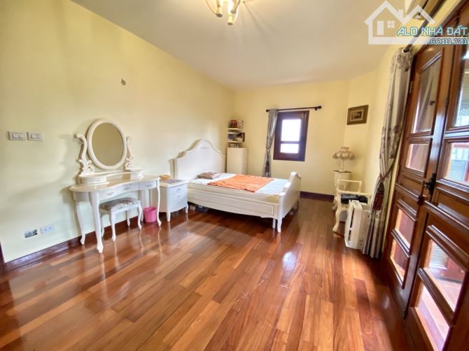 Bán biệt thự triệu đô siêu vip, 691m2, 3 tầng, mặt tiền 20m, Đẳng cấp nhất quận Tây Hồ - 7