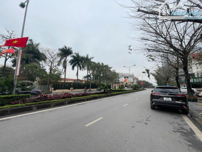 Cho thuê LK KĐT Thành Phố Giao Lưu - Phạm Văn Đồng 120m2 5 tầng 1 tum 1 hầm. Thông sàn. - 7