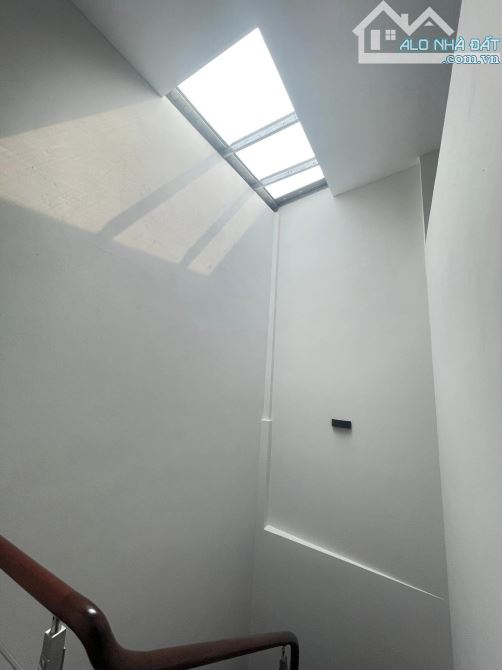 Bán nhà đẹp ở ngay Văn Cao Ba Đình. DT41m 3 tầng, MT5m3 Giá 6.7 tỷ - 8