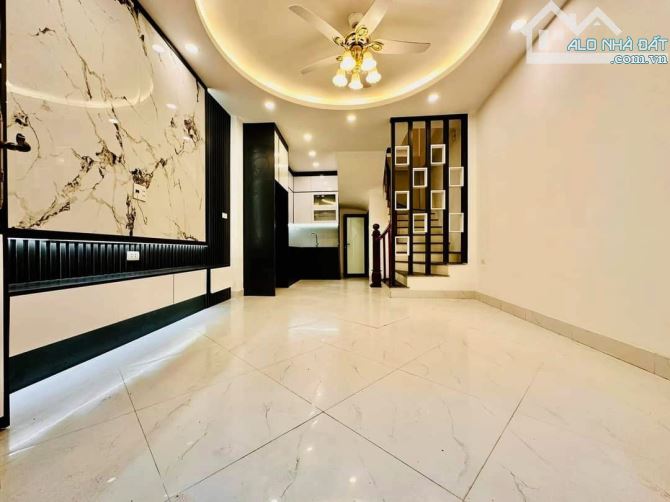 Nhà đẹp Vân Canh - phố Trịnh Văn Bô - xây 5 Tầng - 3 Ngủ - 50m ô tô đỗ giá 4.5 tỷ