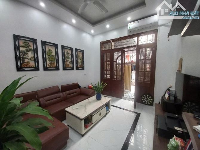 136 CẦU DIỄN- GẦN 60M2- 8.85 TỶ- NHÀ ĐẸP- 2 THOÁNG -Ô TÔ -FULL NỘI THẤT - KINH DOANH(BTL69