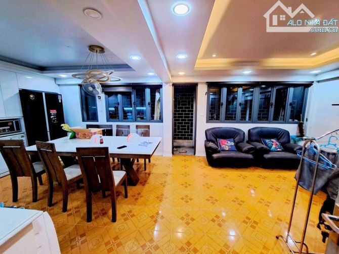 Bán Nhà KĐT Định Công- View Vành Đai 2.5- Vị Trí Kinh Doanh- 121m2 x 5T, MT 8.4m- 53.5 Tỷ