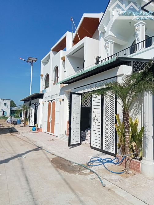 Đất đẹp full thổ cư 5m x 20m. Tổng 100m vuông, khu dân cư, xây dựng tự do cần bán nhanh.