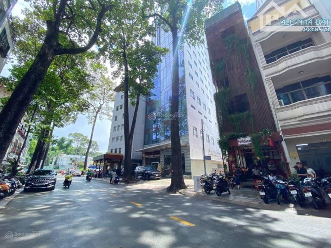 Bán building MT Nguyễn Văn Trỗi, phường 8 quận Phú Nhuận, DT 20 x 23m, giá 350 tỷ