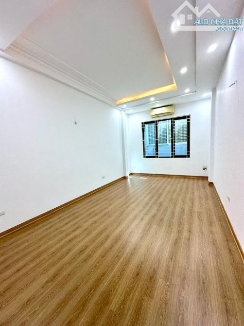 BÁN NHÀ NGÕ  NGUYỄN KHANG 31m² 5 TẦNG GIÁ HẠT RẺ NHỈNH 8TỶ