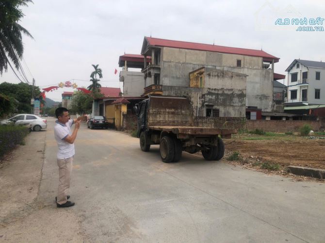 Chuyển Nhượng Lô Đất 265m2, Lô Góc 3 Mặt Tiền tại thôn Quảng Hội, Quang Tiến, Sóc Sơn.