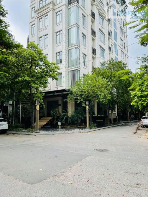 Bán tòa Building phố Trần Thái Tông, lô góc, 200m2 9 tầng tuyệt đẹp