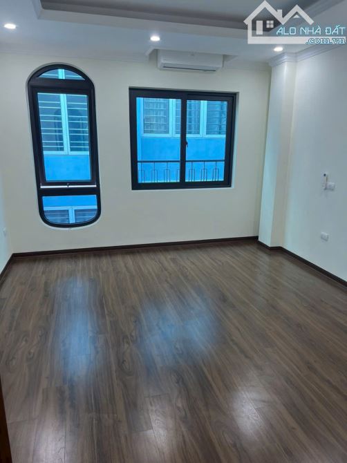 14 TỶ - NHÀ PHÂN LÔ QUAN HOA 40M2 7 TẦNG THANG MÁY, OTO VÀO NHÀ, Ở VÀ KINH DOANH - 10