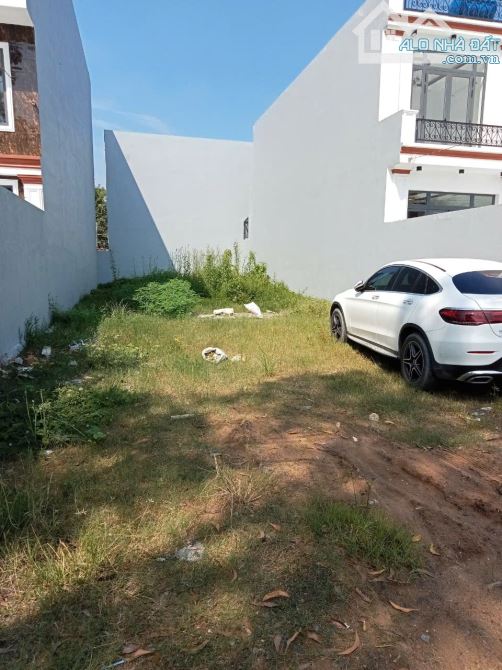Đất đẹp full thổ cư 5m x 20m. Tổng 100m vuông, khu dân cư, xây dựng tự do cần bán nhanh. - 1