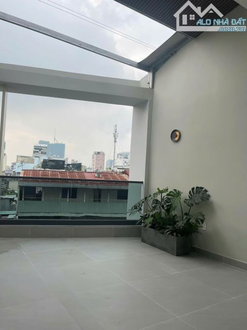 Bán nhà MT đường Lê Thị Riêng Q.1 - 4x16m - 4 tầng - HĐT 60tr/tháng giá chỉ 33 tỷl. - 2