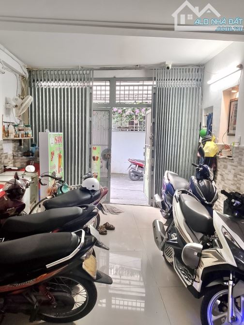 Thành Thái. Q10. 70m2. Ngang lớn. Nở hậu. 5 tầng có 12P vừa ở vừa có dòng tiền. Chỉ 16 tỷ - 2