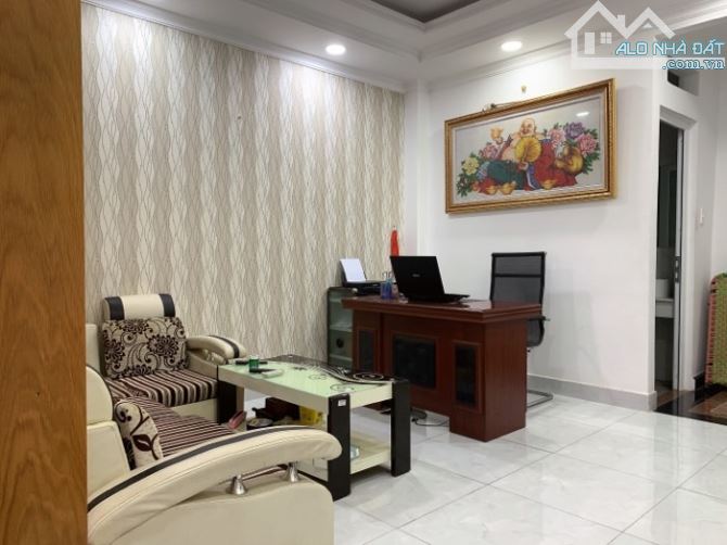 60 m² - 4 TẦNG - HƠN 8 TỈ XÍU. CÁCH MẶT TIỀN PHẠM VĂN BẠCH  60 M. KẾ BÊN TRƯỜNG CHINH. - 2