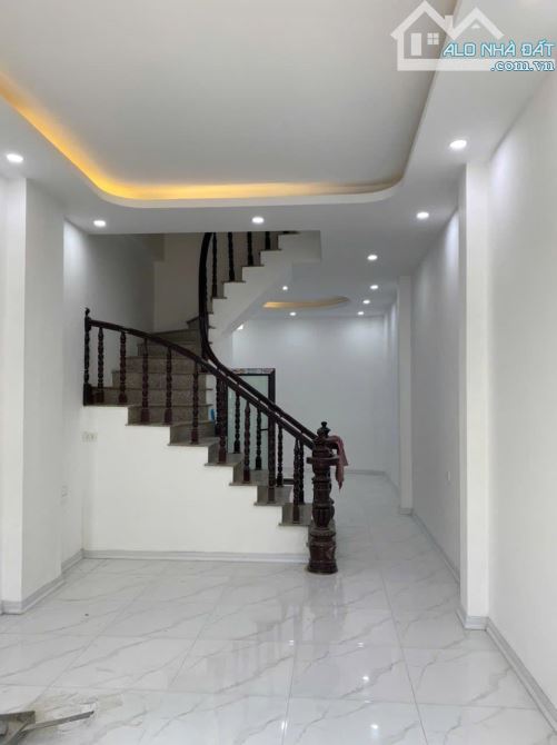 Bán nhanh siêu phẩm 4 tầng,ô tô đỗ cửa La Khê – Hà Đông 41m2,hàng xóm Park city - 2