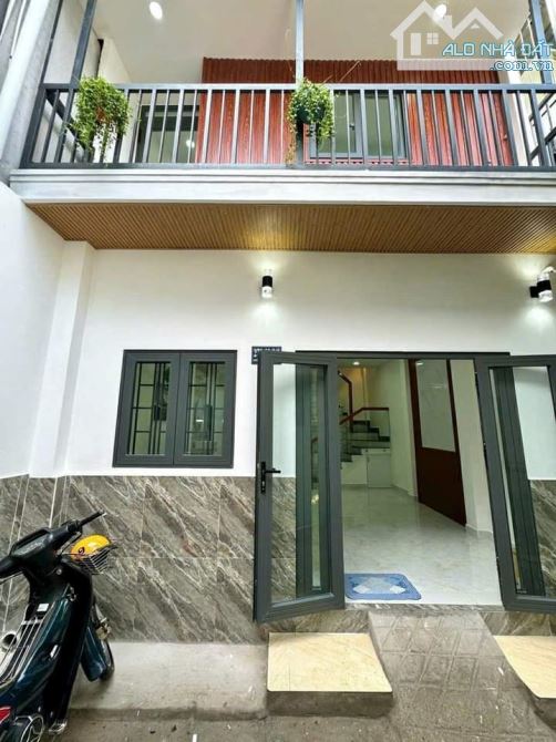 Bán gấp nhà Võ Văn Kiệt, p.7, Quận 6. Giá 2,45 tỷ/40m2, HXH - 2