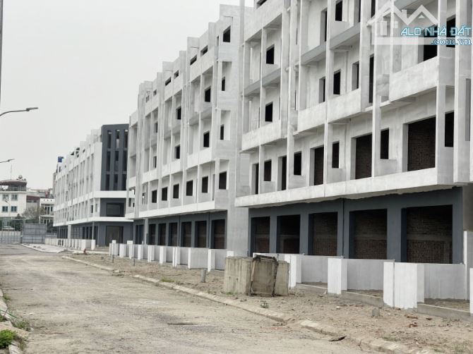 Căn xẻ khe 75,1m2 LK10 Shophouse Highway - Dự án TQ5 Trâu Quỳ - Đường 17m, View công Viên - 2