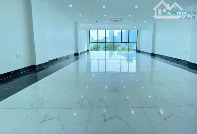 BÁN Tòa Nhà Văn Phòng Mặt Phố LIỄU GIAI. DT: 120m2, 10 tầng, có hầm, thông sàn. Giá: 9x tỷ - 2