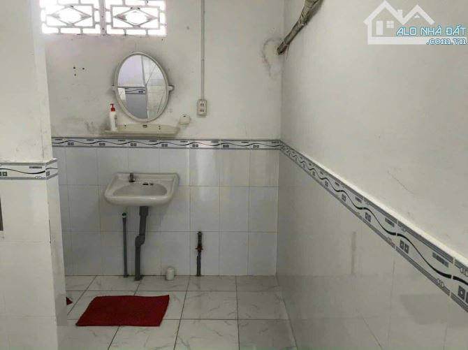 Cho thuê nhà 40 m2 có sân rộng Hoàng Văn Thụ 3 triệu - 3