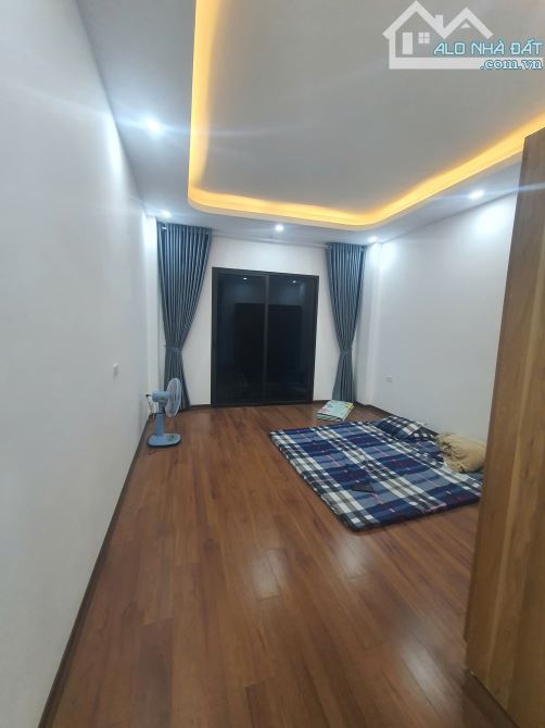 Bán nhà Ỷ La Dương Nội, 30m2, 5 tầng, dân Xây full nội thất, ngõ rộng, ở ngay, nhỉnh 5 tỷ - 3