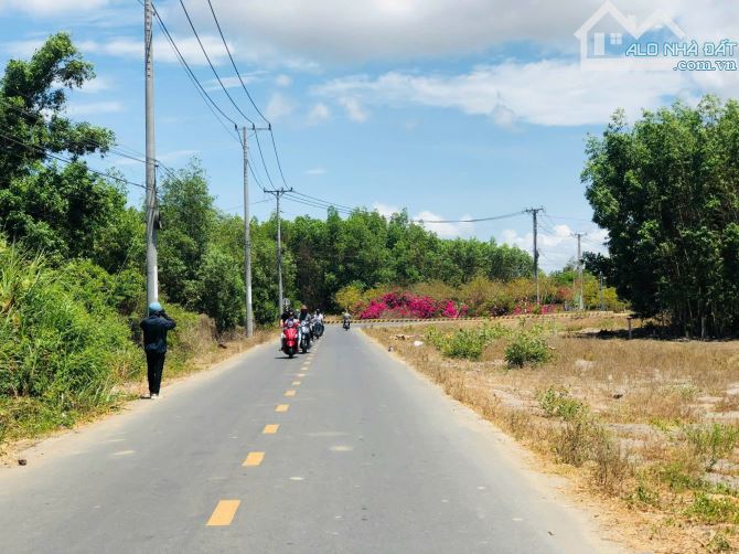 2138m2 (57x41m) Ngay UBND Long Mỹ. cách bãi tắm biển 2km - 3