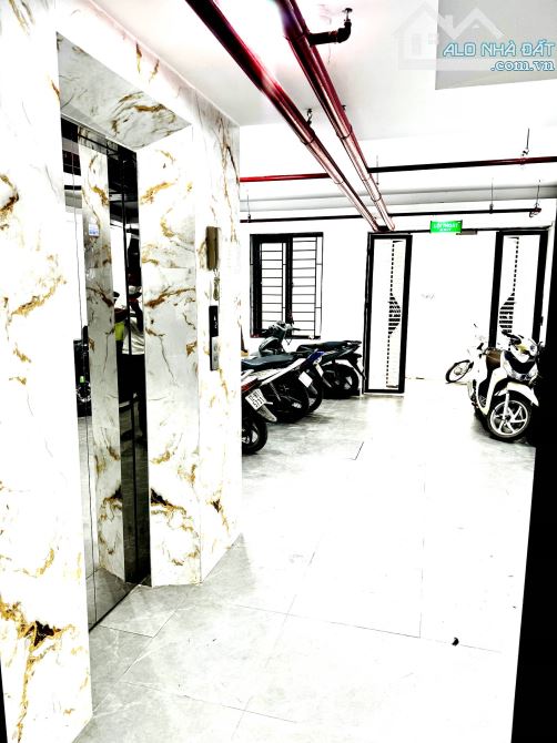 Lô Góc, Ô tô Tránh, có bãi ô tô, Phố Pháo Đài Láng, Đống Đa. Dt: 71m2. 10PN. Giá: 16,8 Tỷ - 4