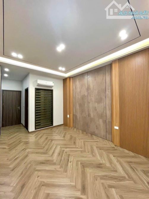 BÁN NHÀ BỒ ĐỀ-LONG BIÊN, DT 50M x 6 TẦNG, MT 5M, NHỈNH 12 TỶ, VỊ TRÍ SIÊU ĐẸP - 4