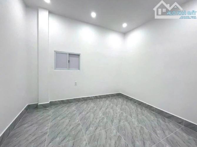 Nhà Ngộp Giá Rẻ ở Tân hiệp,Hóc Môn (70m2 ) SHR giá chỉ 730 triệu - 4